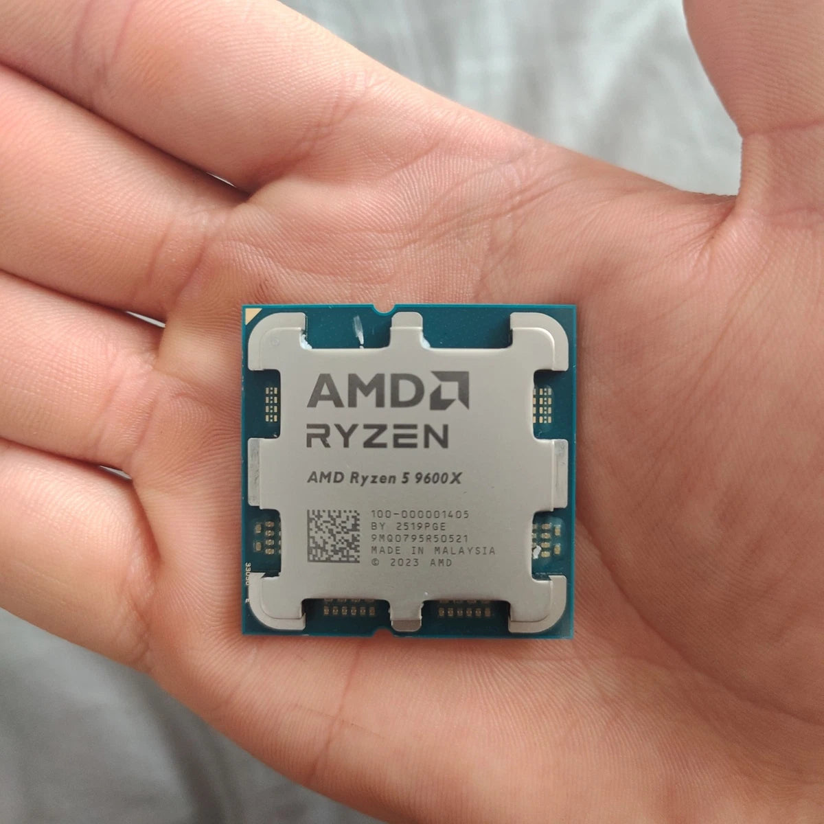 AMD Ryzen 5 9600X 6 Core 12 Thread Zen 5 AM5 tray processor