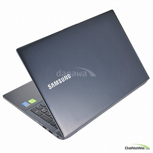 Samsung ATIV Book 8 870Z5G series front screen — online reference image